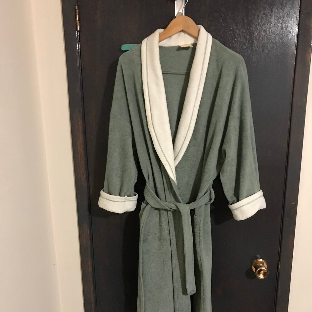 WonderBra Ladies Green And White Robe Size Medium